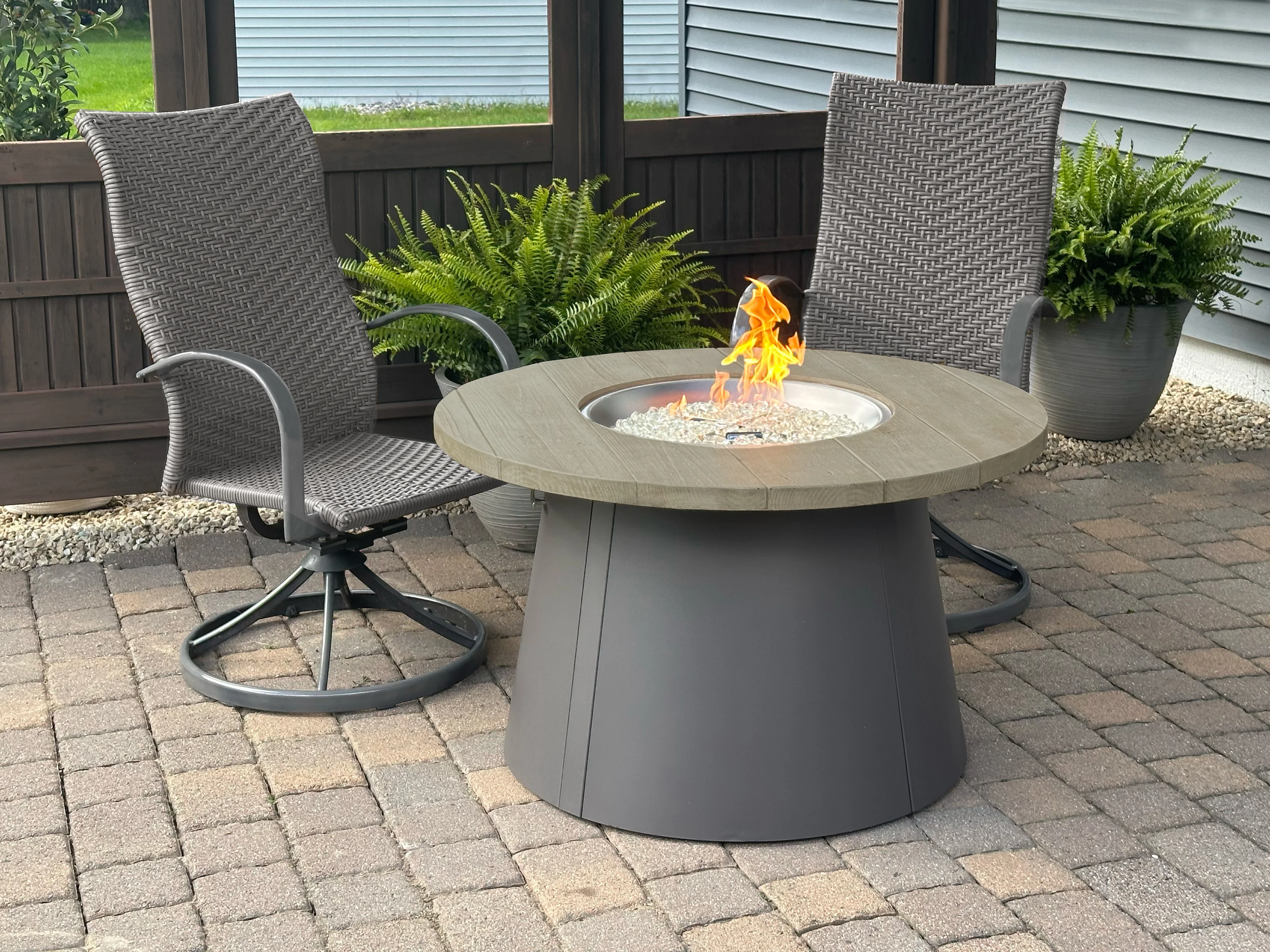 42" Cirvalo Round Gas Fire Pit Table with Smokey Oak Top & Charcoal Grey Base 