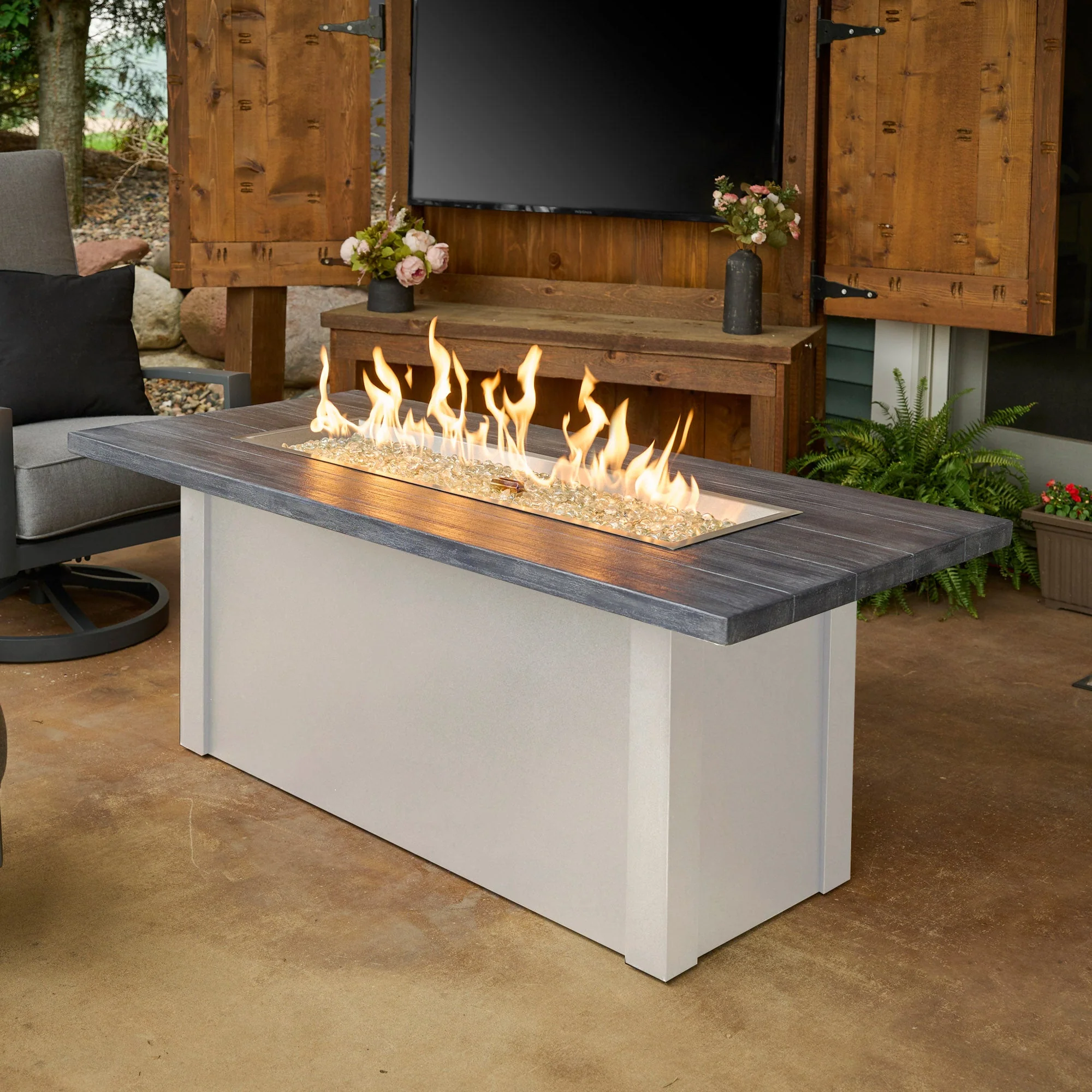 62" Havenwood with Carbon Grey Everblend Top and White base with Direct Spark Ignition Linear Gas Fire Pit Table (LP)
